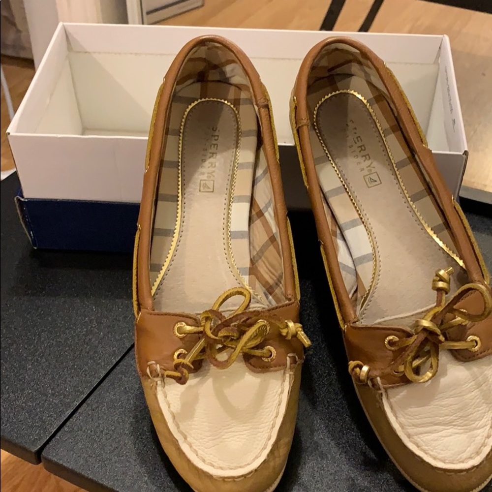 Sperry top sliders